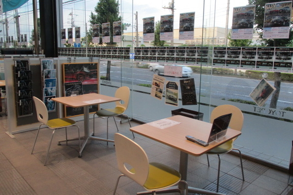 群馬トヨペット大泉店_待合
