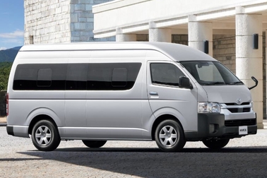 (左):COMMUTER・2WD・2800ディーゼル・GL