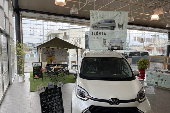 群馬トヨペット館林青柳店_ショールーム