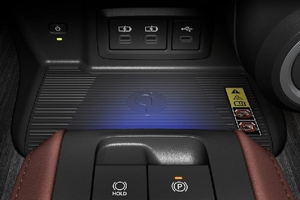 おくだけ充電（R）［Z（PHEV車）、Z“Leather Package”に標準装備］