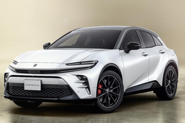 （左）：特別仕様車 SPORT RS “THE 70th” （ベース車両はSPORT RS）