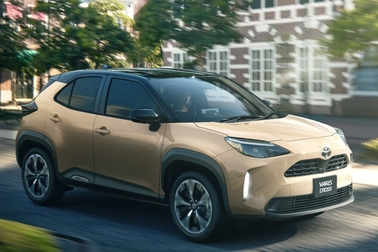 【モデル入り素材】Z（ハイブリッド・2WD）